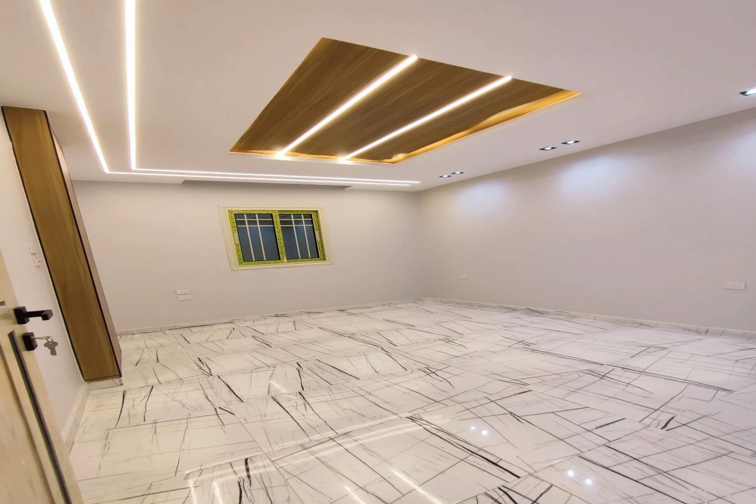 🎨 الدهانات والتشطيبات الحديثة بالرياض: كيف تختار الألوان والأنواع المناسبة لمنزلك؟